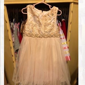 Chantilly Place size 6x child’s dress in cream